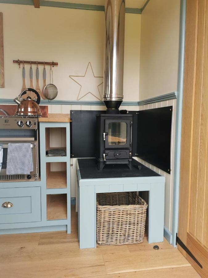 Toms Hut And Robins Rest Shepherd Huts Near Wadebridge Luaran gambar