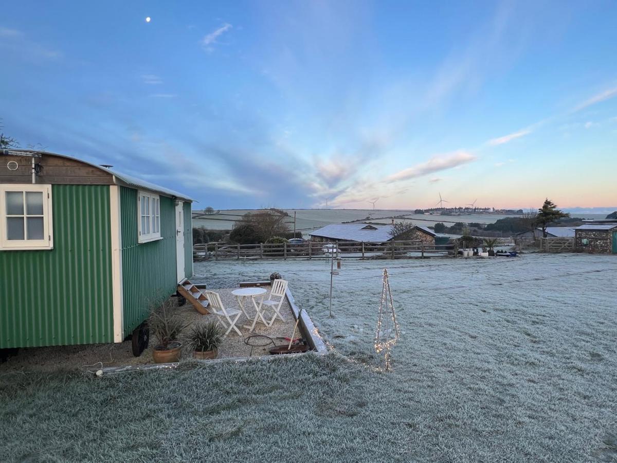 Toms Hut And Robins Rest Shepherd Huts Near Wadebridge Luaran gambar