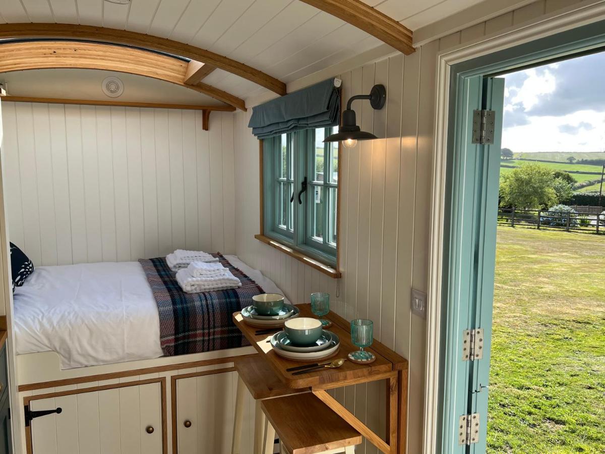 Toms Hut And Robins Rest Shepherd Huts Near Wadebridge Luaran gambar