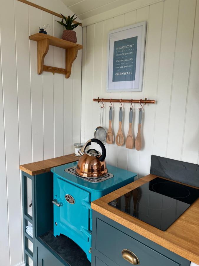 Toms Hut And Robins Rest Shepherd Huts Near Wadebridge Luaran gambar