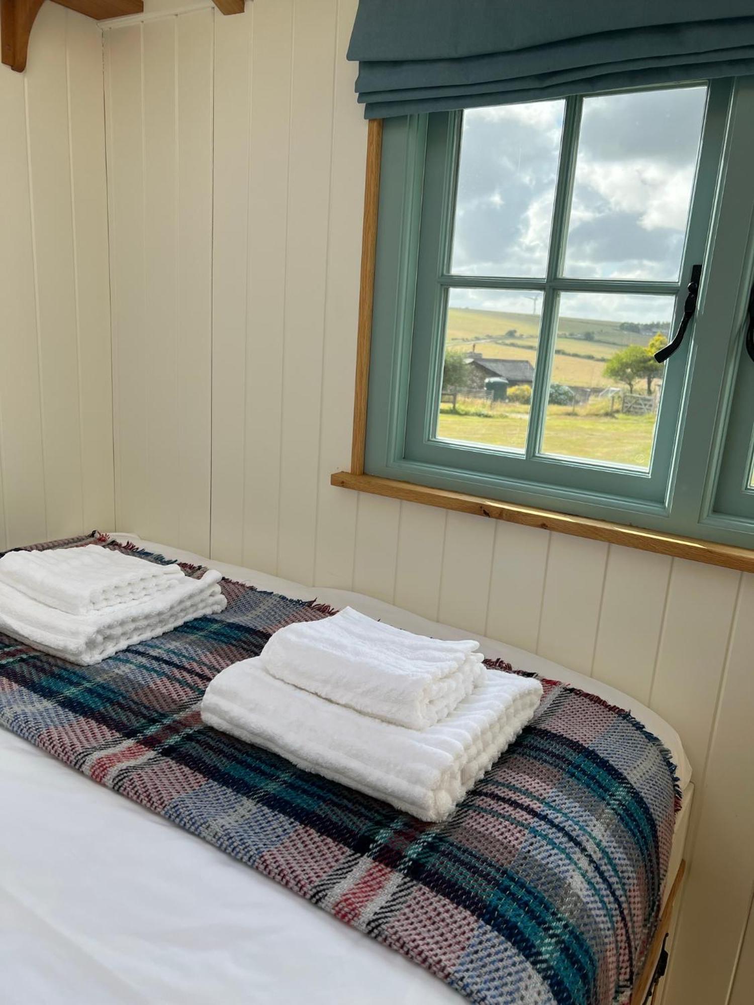 Toms Hut And Robins Rest Shepherd Huts Near Wadebridge Luaran gambar